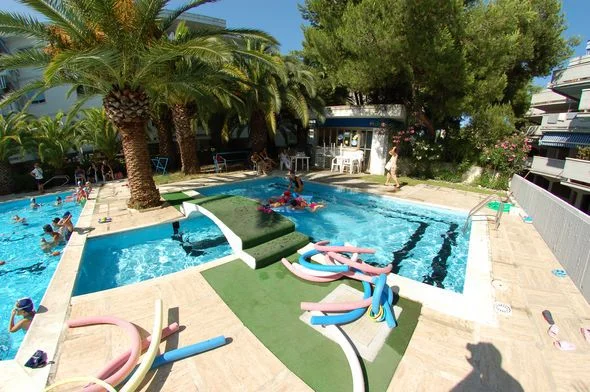 Piscina 25m e Pineta Seaside